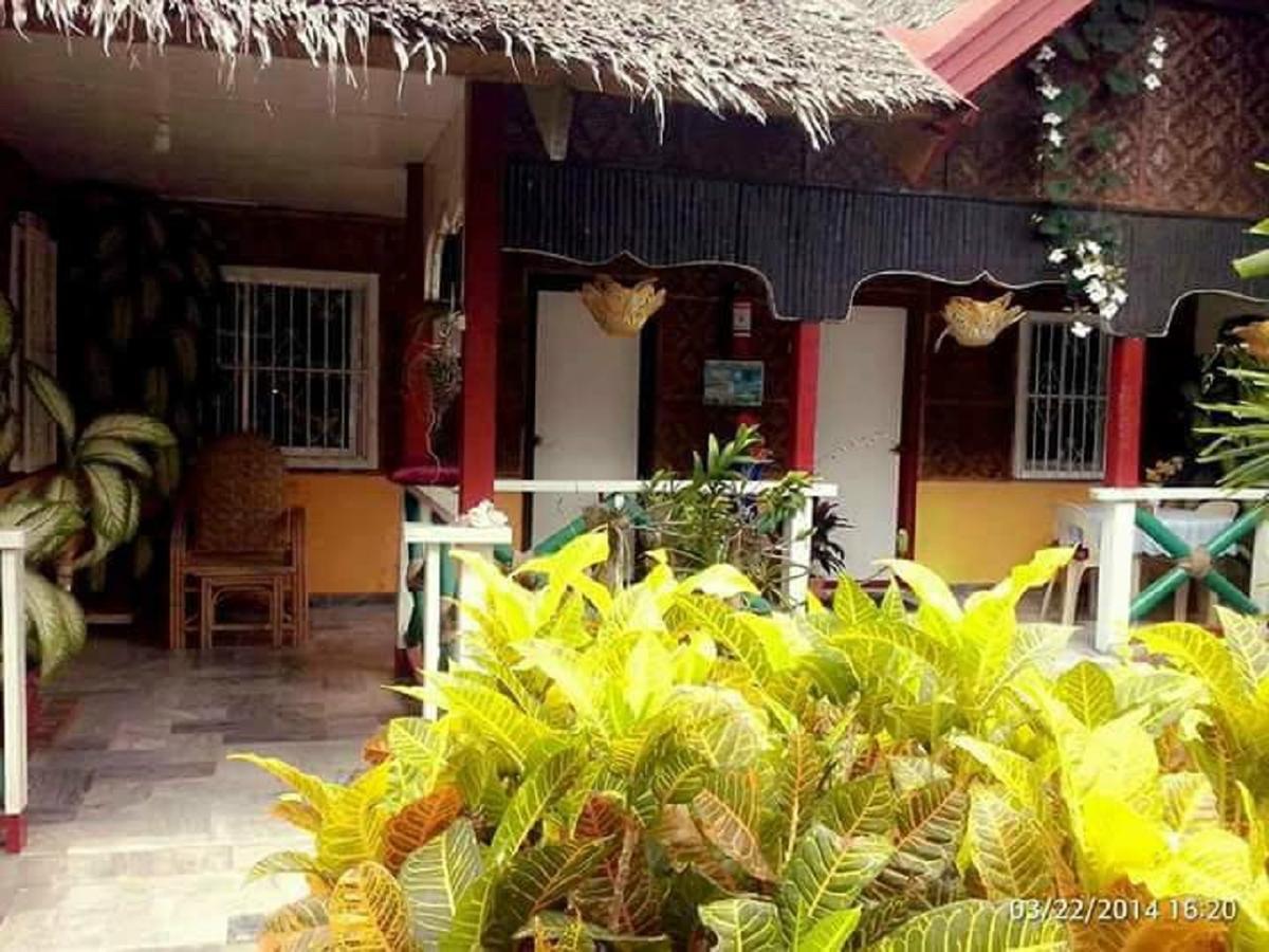 Traville Huts Palm Beach Inn بنغلاو المظهر الخارجي الصورة