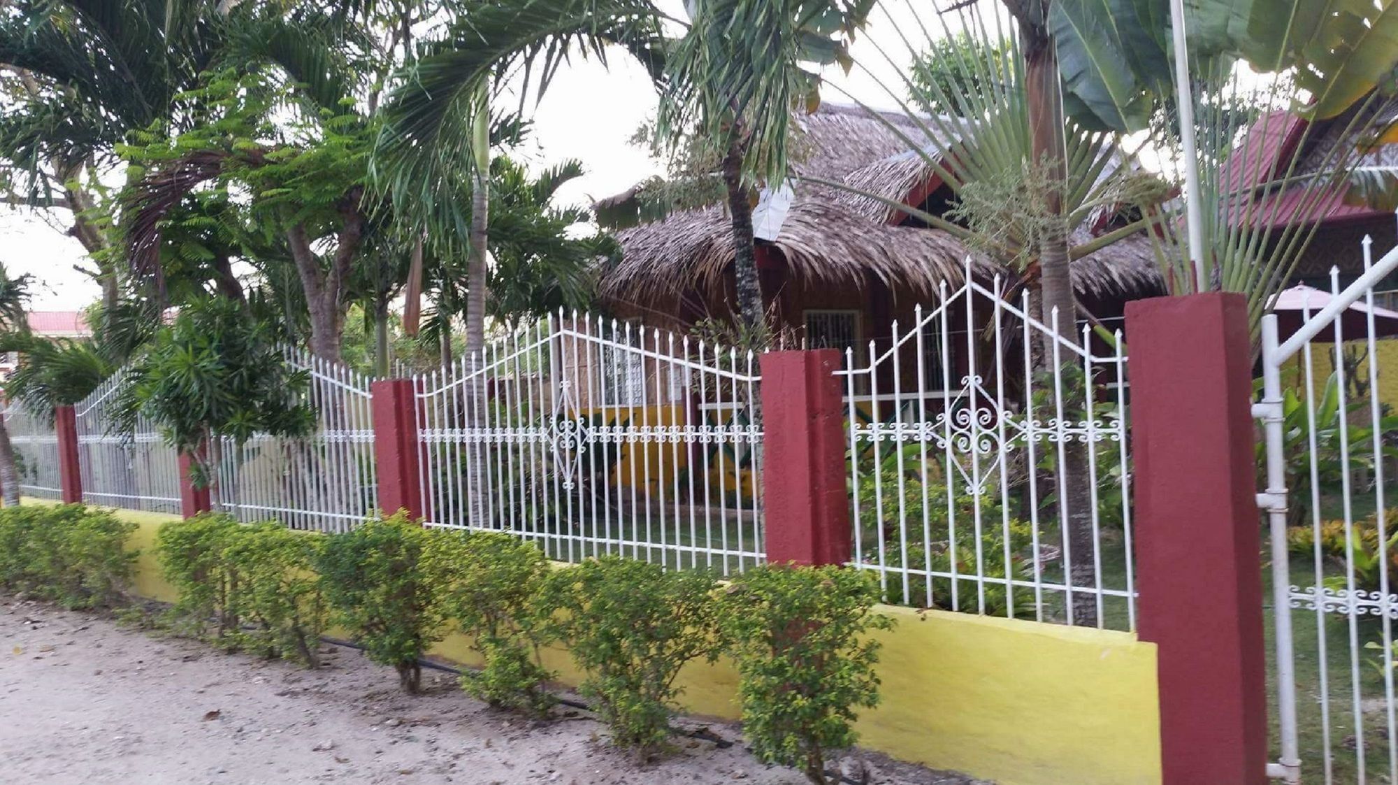 Traville Huts Palm Beach Inn بنغلاو المظهر الخارجي الصورة
